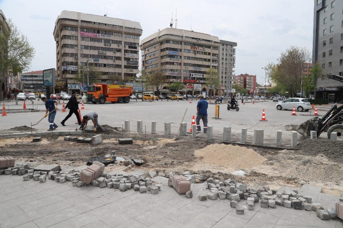 Konya B&uuml;y&uuml;kşehir trafiği rahatlatmak i&ccedil;in kavşaklarda d&uuml;zenleme yapılıyor