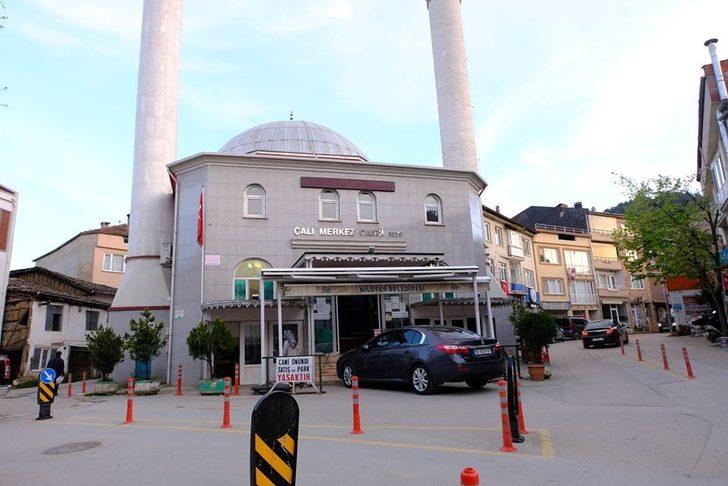 Bursa'da ihtiyaç sahipleri için caminin içine market kuruldu G5