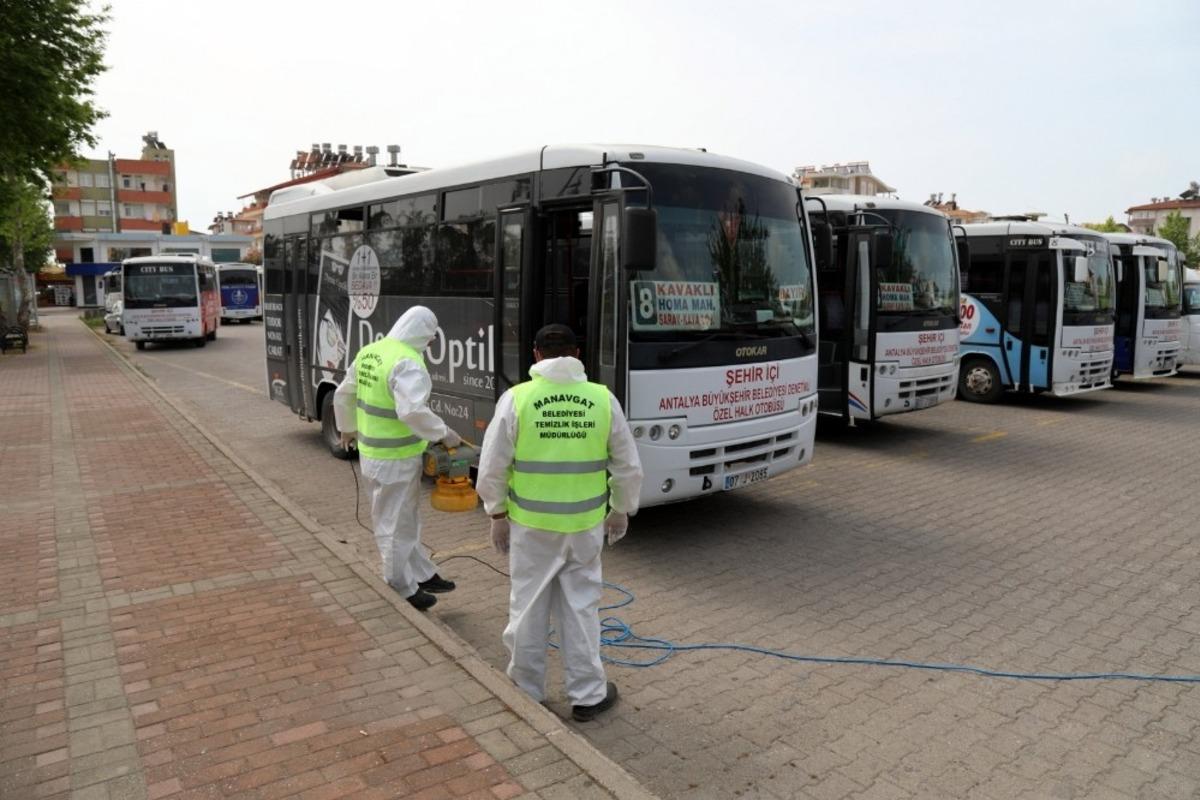Manavgat&rsquo;ta şehir i&ccedil;i dolmuşlarına dezenfekte