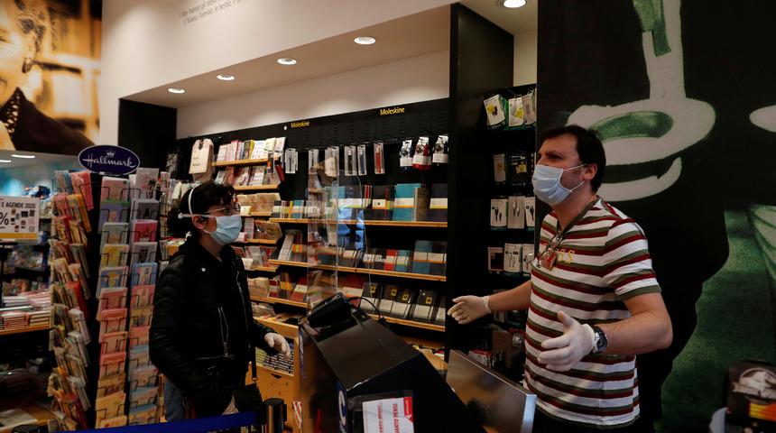 İtalya vir&uuml;sle m&uuml;cadelede ikinci aşamaya ge&ccedil;iyor