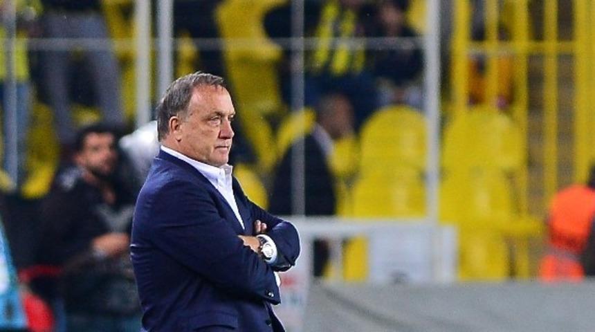 Feyenoord, Dick Advocaat ile sözleşme uzattı