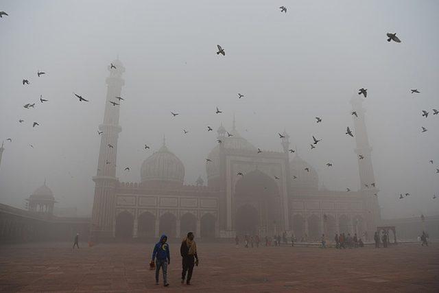 Delhi'de kış ayarlarında hava kirliliği en kötü seviyesine ulaşıyor.