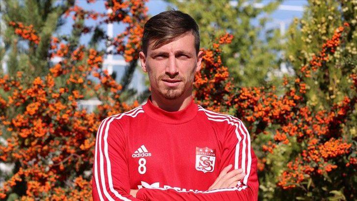 Menajeri, Mert Hakan'ı Fenerbahçe'ye götürdü G3