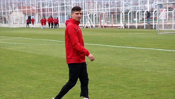 Menajeri, Mert Hakan'ı Fenerbahçe'ye götürdü G5