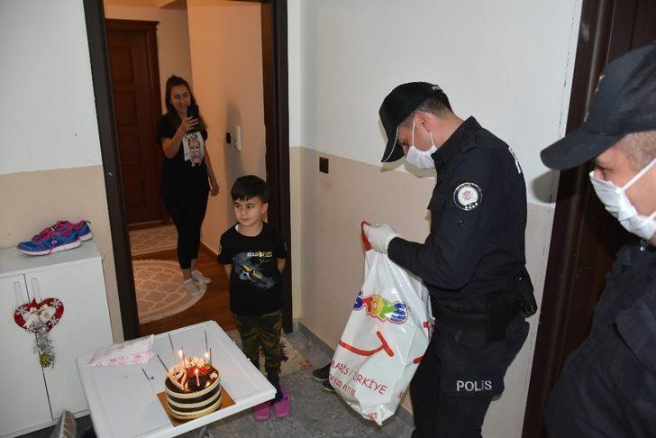 Marmaris polisinden gelecekteki meslektaşları için sürpriz pasta G1