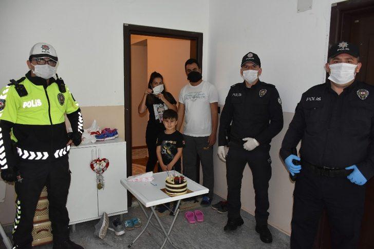 Marmaris polisinden gelecekteki meslektaşları için sürpriz pasta G3