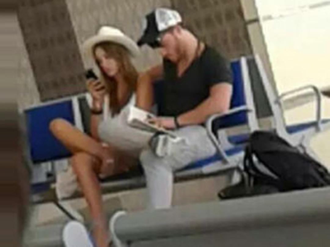 Kerem B&uuml;rsin ile Serenay Sarıkaya yakalandı