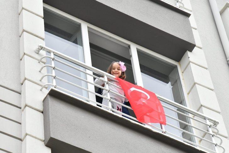 Isparta’da evler Türk Bayraklarıyla donatılıyor G2