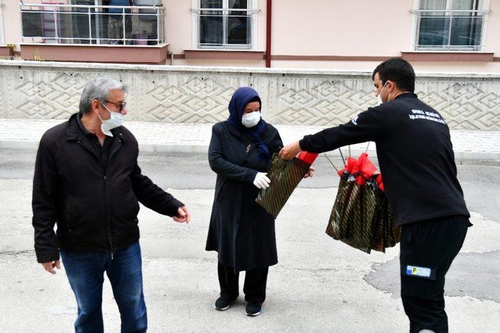 Isparta’da evler Türk Bayraklarıyla donatılıyor G5