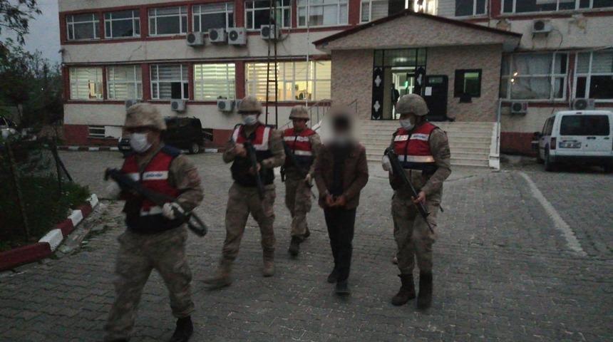 Diyarbakır'daki ter&ouml;rist kahvede kumar oynarken yakalandı