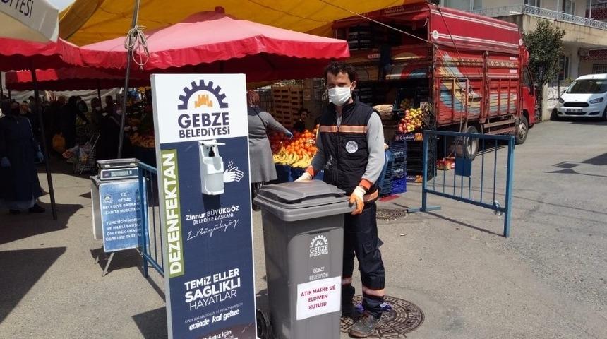 Pazar yerlerine maske ve eldivenler i&ccedil;in atık kutusu