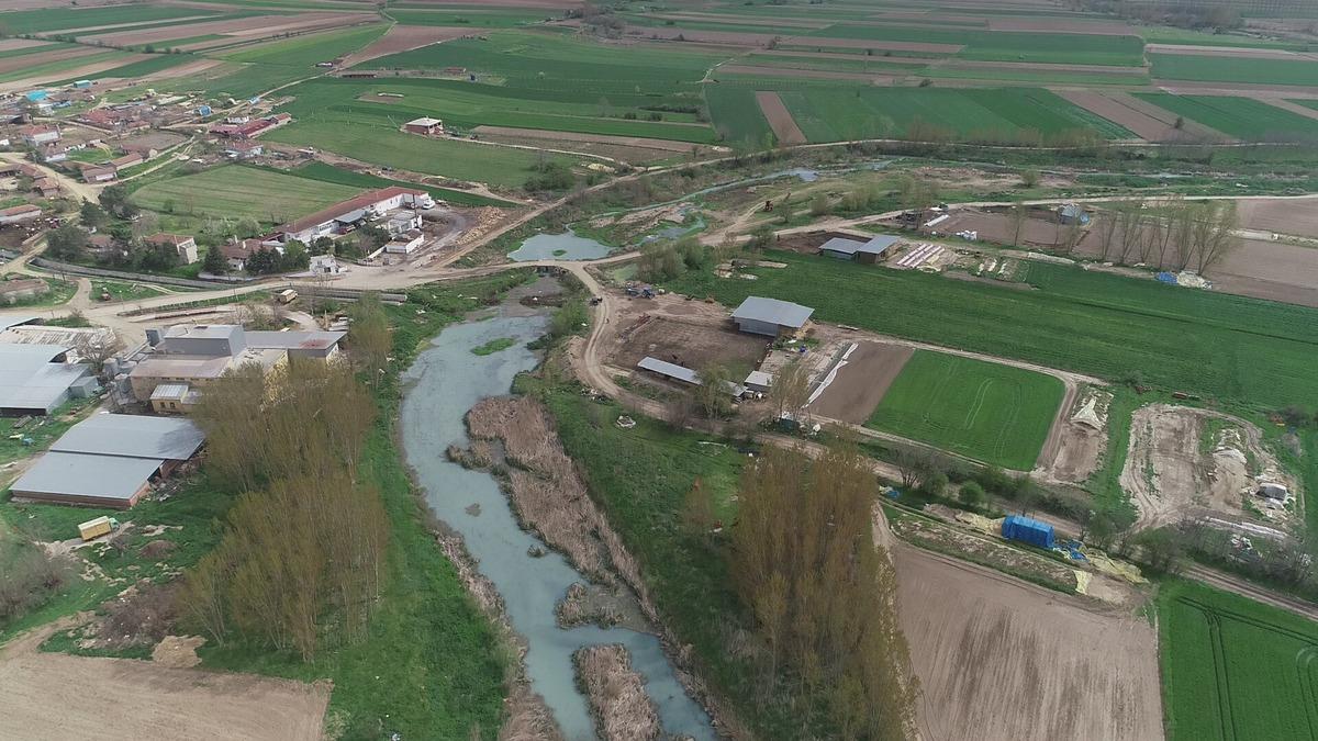Teke Deresi, kirlilikten beyaz akıyor