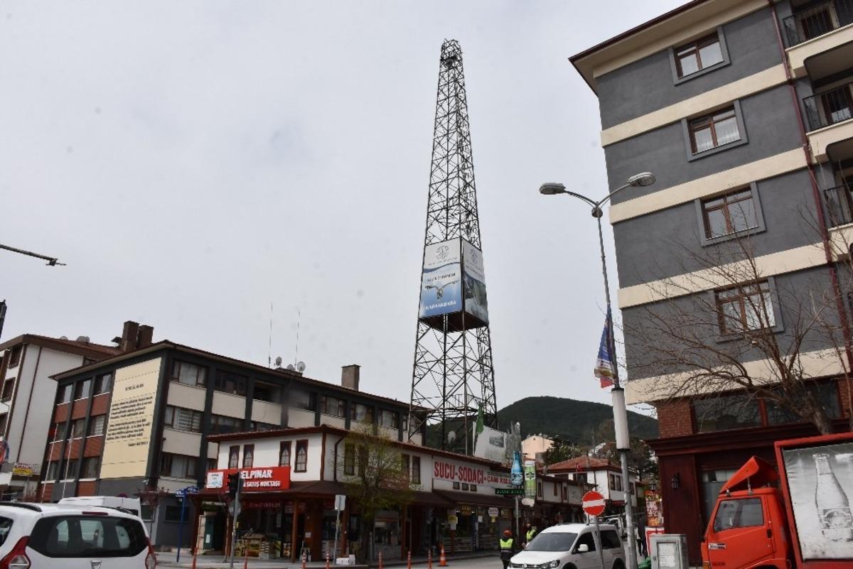 Kızılcahamam&rsquo;da eski telsiz direği kaldırıldı