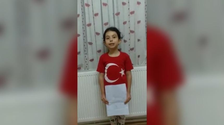 Minik Beg&uuml;m&rsquo;den Milli Eğitim M&uuml;d&uuml;r&uuml; Esen&rsquo;i duygulandıran şiir