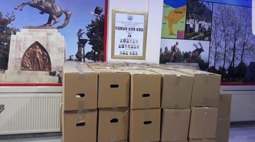 İstanbul Ala&ccedil;amlılar derneğinden 350 yardım kolisi