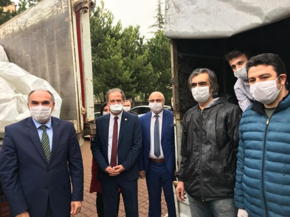 Kayseri&rsquo;de, &ouml;ğretmenler ihtiyacı olan 500 aileye un dağıttı