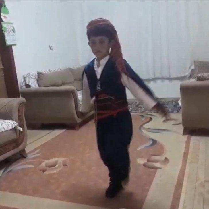 İlkokuldaki ilk 23 Nisan’ı evdeki törenle kutladılar G4