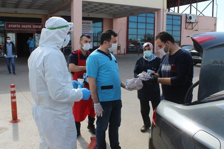 Sağlık personellerine yiyecek ikramı G2