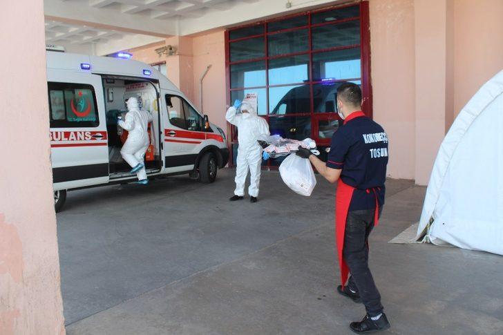 Sağlık personellerine yiyecek ikramı G3