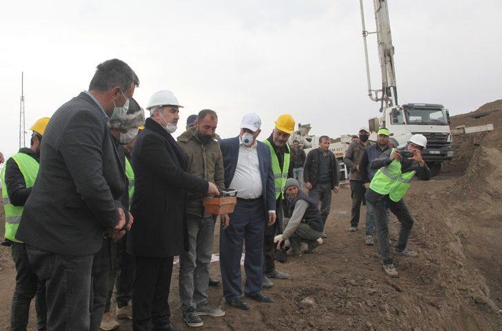 Selçuklu mimarisiyle yapılacak TOKİ konutlarının temeli atıldı G5