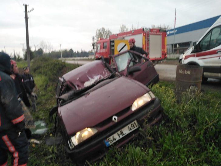 Akyazı’da otomobil şarampole yuvarlandı: 1 yaralı G2