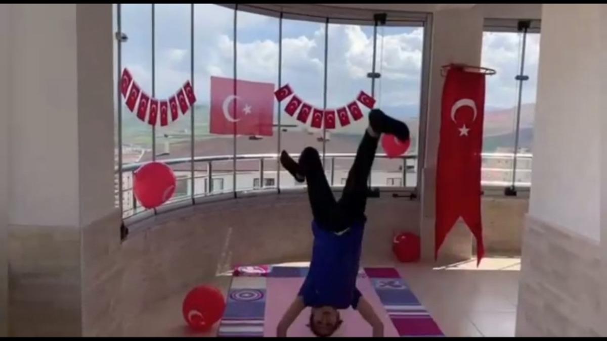 Elazığ&rsquo;da &ccedil;ocuk ve gen&ccedil;ler evde spor yapıyor