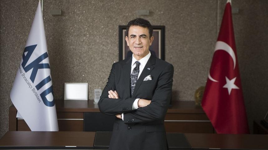 AKİB Koordinat&ouml;r Başkanı Uğur: "&Ccedil;ocuklarımızın bayrak, vatan ve millet sevgisiyle yetişmesi en b&uuml;y&uuml;k dileğimizdir"