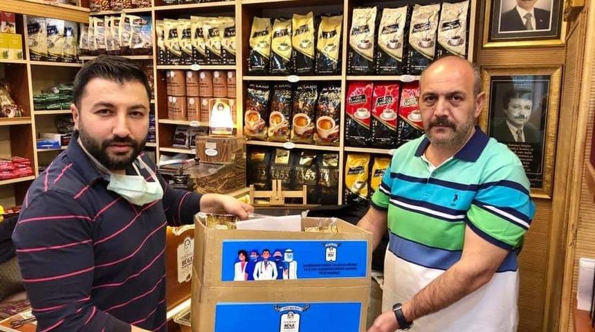 Afyonkarahisar&rsquo;da sağlık &ccedil;alışanlarına &uuml;cretsiz kuru kahve ikramı