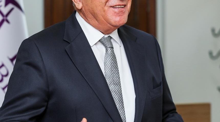 Başkan Atay &ccedil;ocuklar i&ccedil;in kamera karşısına ge&ccedil;ti