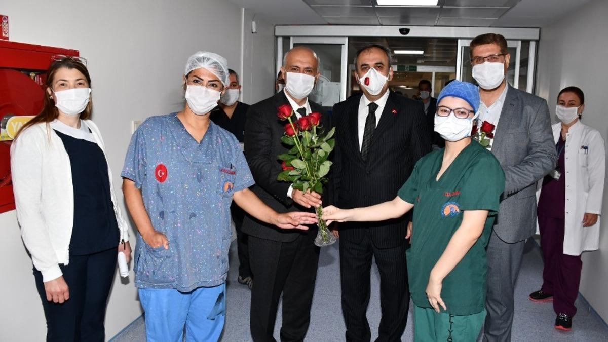 ME&Uuml; Tıp Fak&uuml;ltesi Hastanesi &ccedil;alışanlarına moral ziyareti