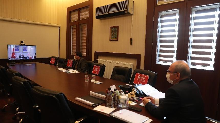 Vali &Ccedil;akacak, Bakan Sel&ccedil;uk&rsquo;un d&uuml;zenlediği video konferans toplantısına katıldı