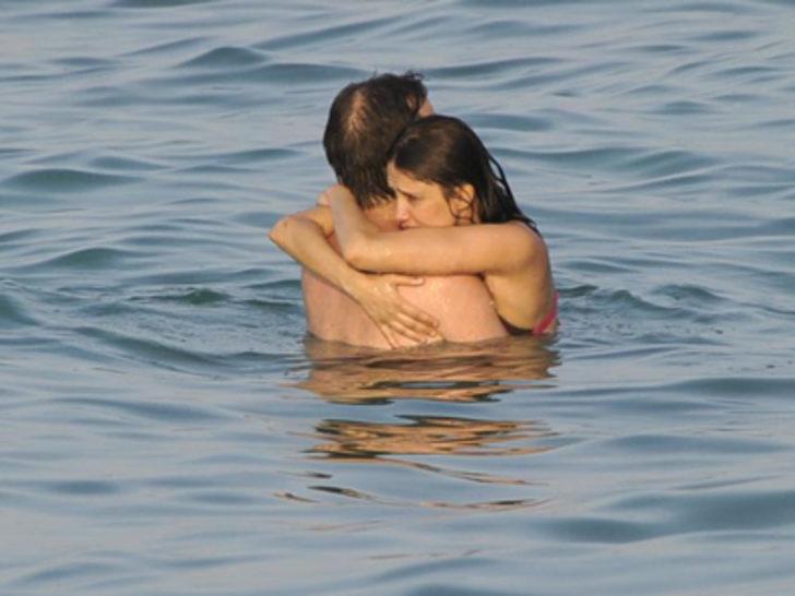 Nehir Erdoğan ve Ahmet Sesigürgil tatilde G4