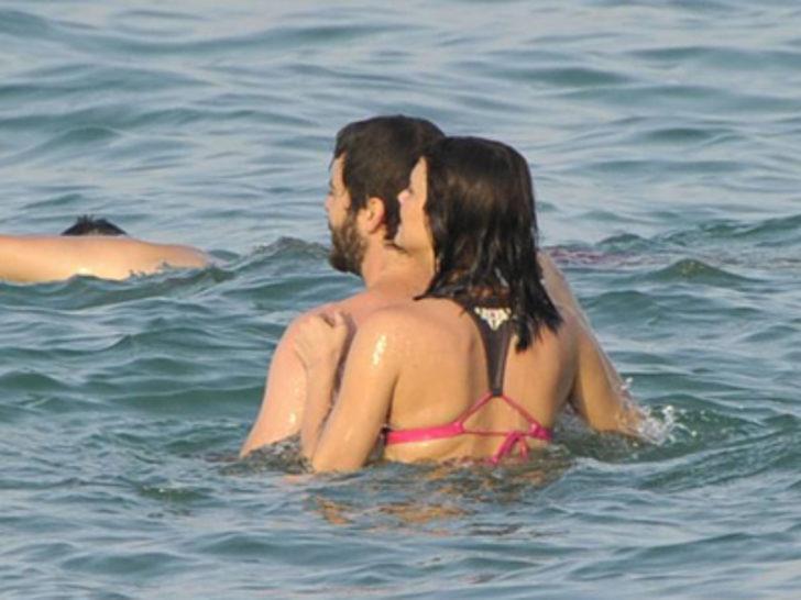 Nehir Erdoğan ve Ahmet Sesigürgil tatilde G5