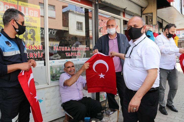 Kozan sokakları Türk bayrakları ile donatıldı G4