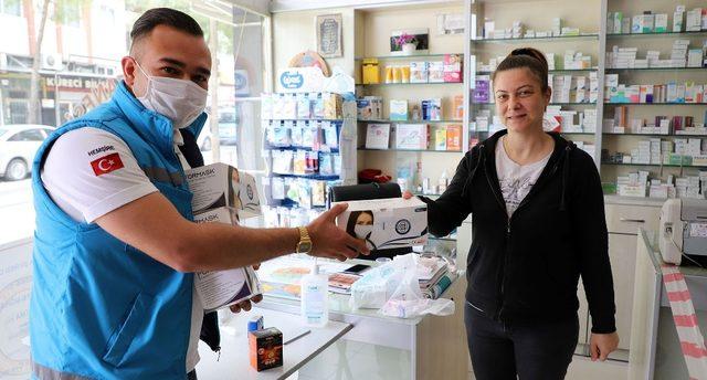 Muğla Büyükşehir’den Eczanelere 44 bin 500 maske