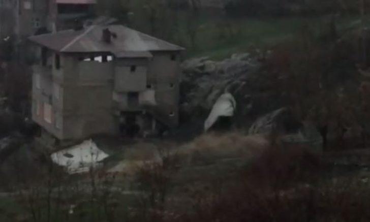 Hakkari’de yağmur yağışıyla dere taştı G2