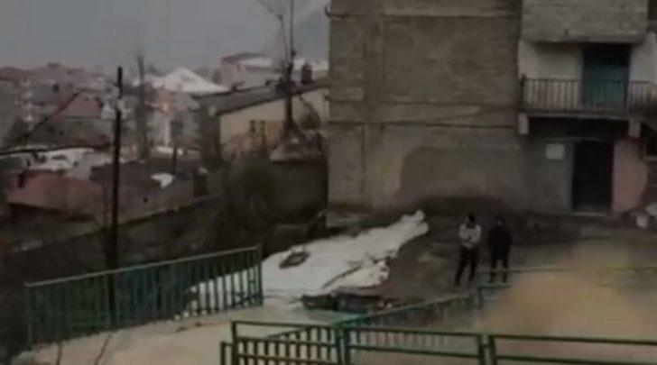 Hakkari’de yağmur yağışıyla dere taştı G3