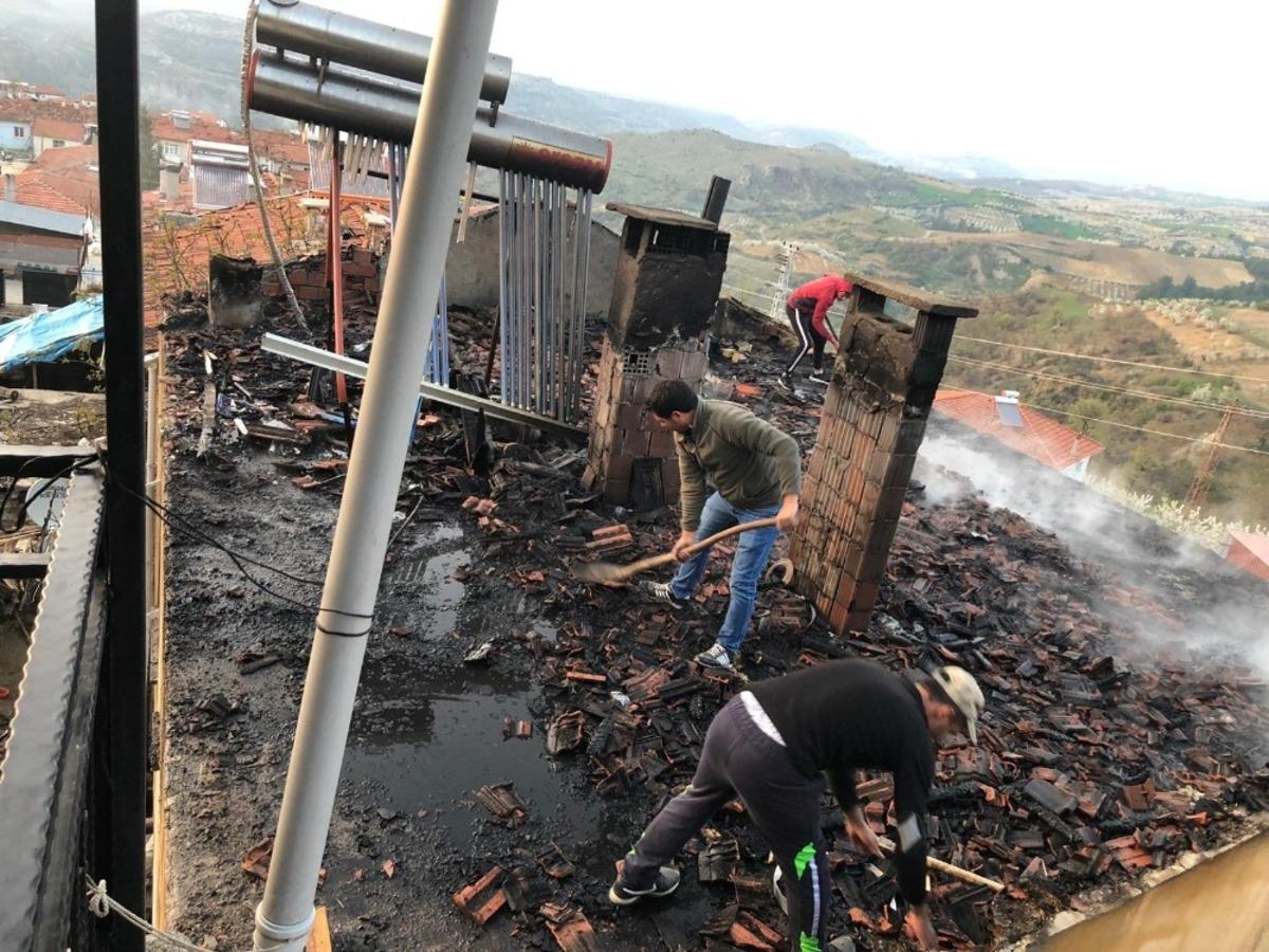 Selendi&rsquo;de &ccedil;atı yangını korkuttu