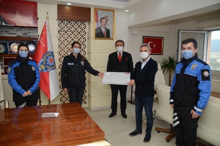 Validen kamu görevlilerine tatlı ve mektuplu teşekkür G1