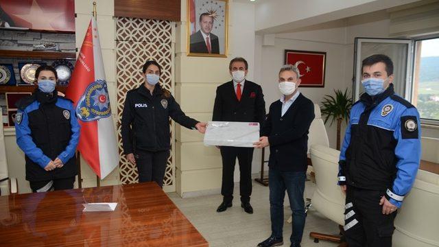 Validen kamu görevlilerine tatlı ve mektuplu teşekkür