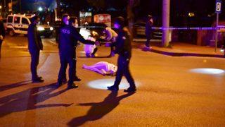 Akhisar'da belediye binası önünde infaz!