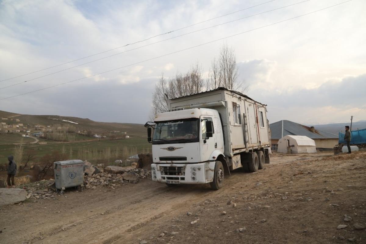 Başkale&rsquo;de depremzedeler i&ccedil;in bin konteyner kuruldu