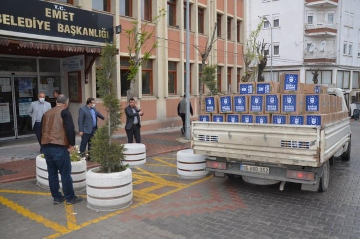 Bursa B&uuml;y&uuml;kşehir Belediyesi&rsquo;nden Emet Belediyesi&rsquo;ne 200 koli erzak