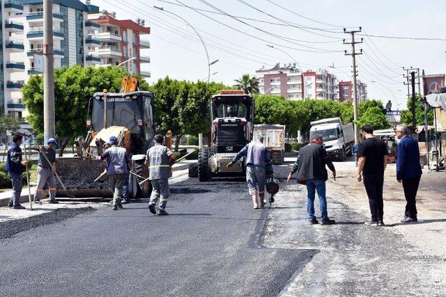 Tarsus’ta bozulan yollar onarılıyor