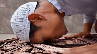 Camilerde teravih kılınacak mı? Diyanet açıkladı