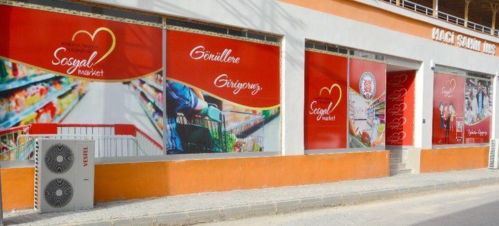 Kaymakam Mutlu ihtiyaç sahibi ailelerin yüzünü güldürüyor G5