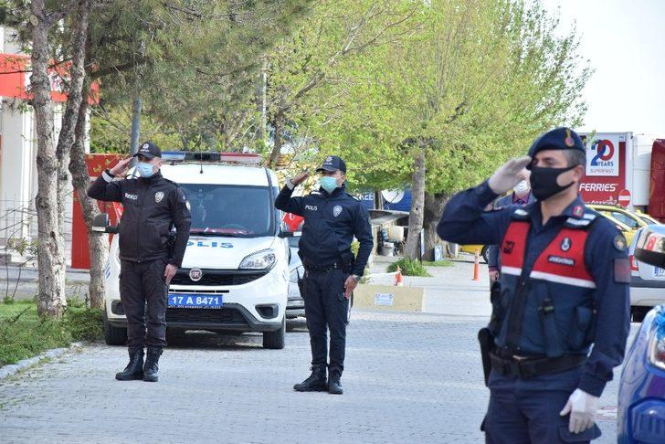 Çanakkale’de sosyal mesafeli 23 Nisan kutlaması G2