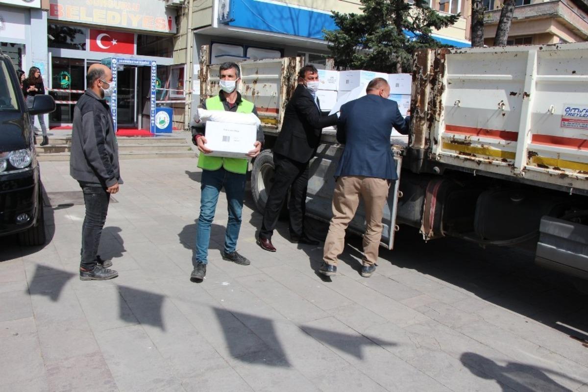 Başkan Şahiner belediye personelini unutmadı