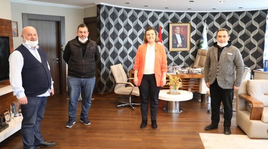 İzmitli ticari taksiler sağlık &ccedil;alışanlarını &uuml;cretsiz taşıyacak