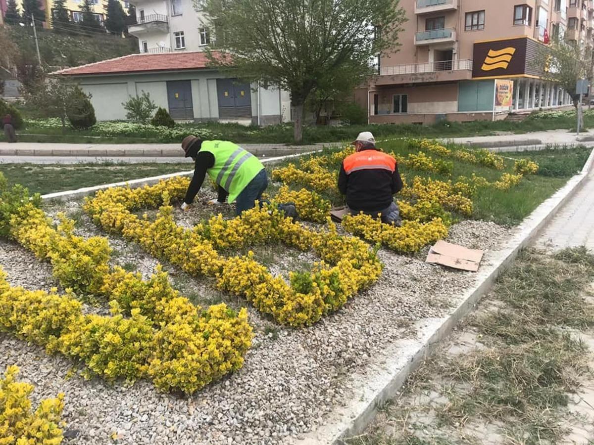 Sungurlu&rsquo;lu belediyesi&rsquo;nden bahar temizliği